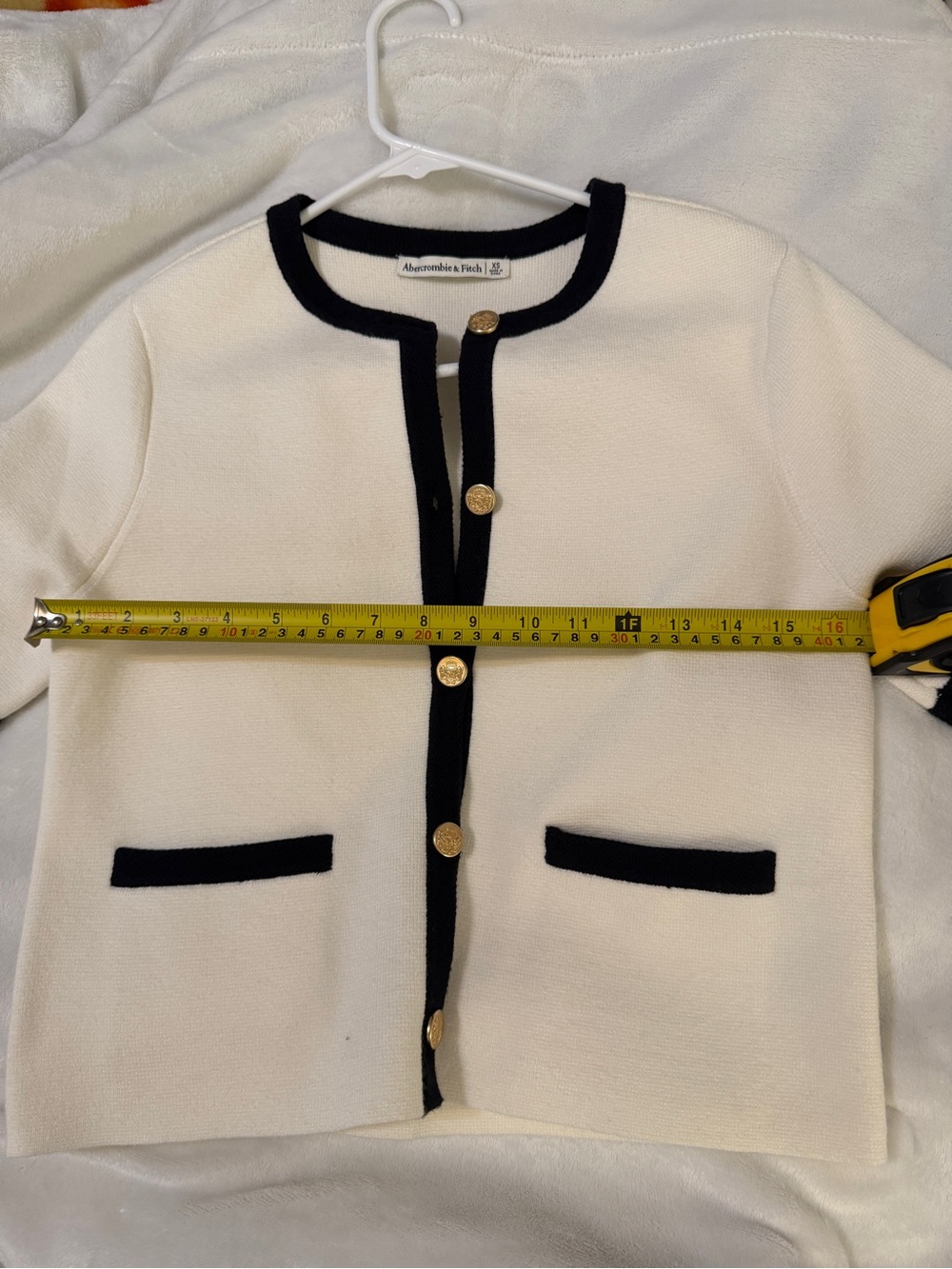 Abercrombie & Fitch Cream Short-Sleeve Cardigan with Black Trim - Picture 6 of 7